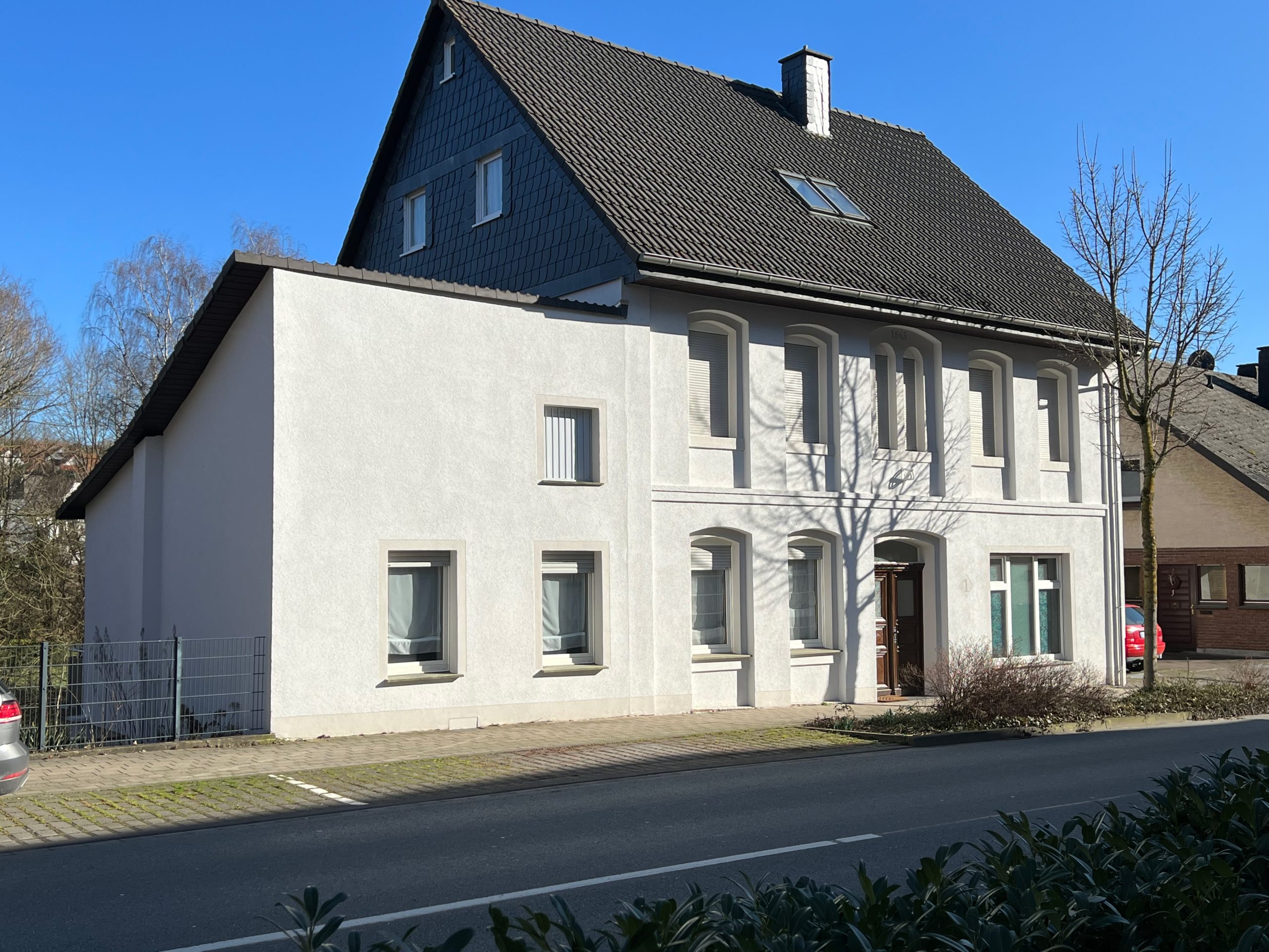 Fassadenanstrich Einfamilienhaus Büren